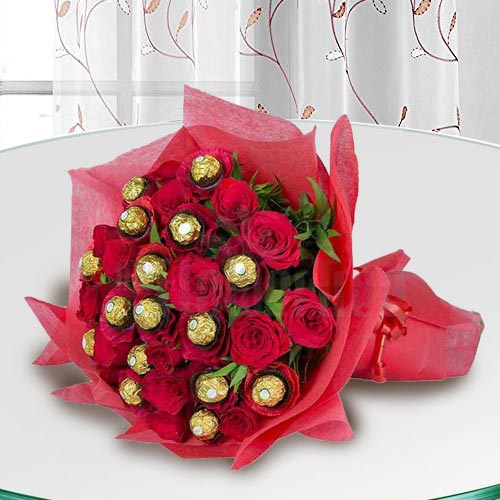 Exclusive Bouquet of Ferrero Rocher Chocolate with Roses Exclusive Bouquet of Ferrero Rocher Chocolate with Roses