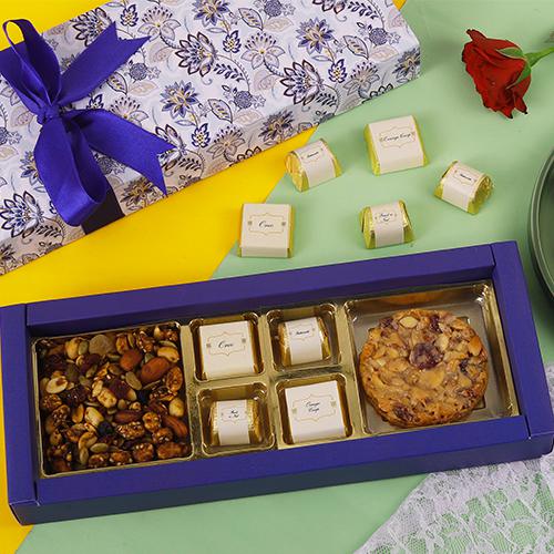 Flavors Unite In Festive Box