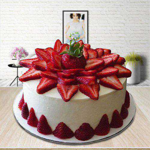 Lip Smacking Strawberry Cake