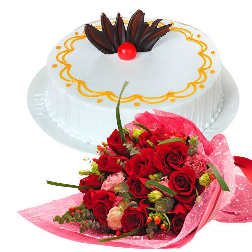 Blissful Vanilla Cake with Red Roses Bouquet Blissful Vanilla Cake with Red Roses Bouquet