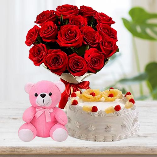 Pineapple Cake with Roses Bouquet Teddy Pineapple Cake with Roses Bouquet Teddy