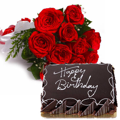 Pretty Red Roses Bunch with Eggless Chocolate Cake Pretty Red Roses Bunch with Eggless Chocolate Cake