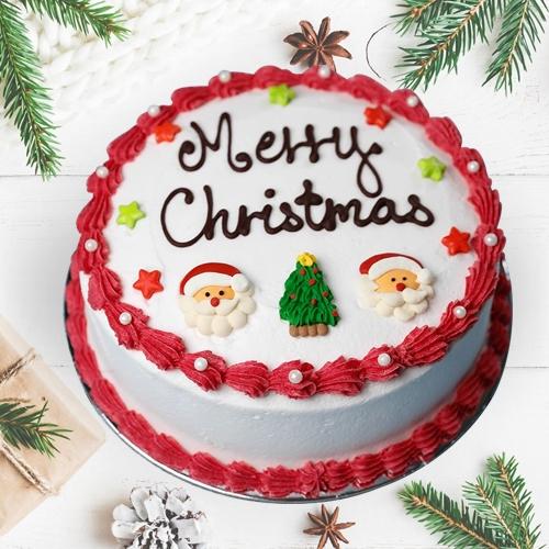 Marvelous Vanilla Cake for Xmas Celebration