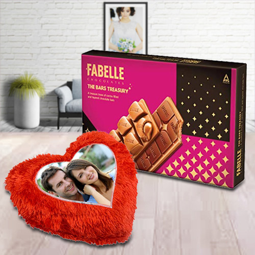 Exclusive ITC Fabelle Chocolate Box with Personalized Cushion Exclusive ITC Fabelle Chocolate Box with Personalized Cushion