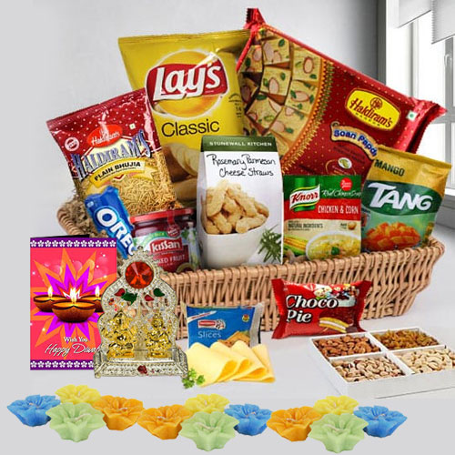 Remarkable Sweets N Savory Gift Hamper