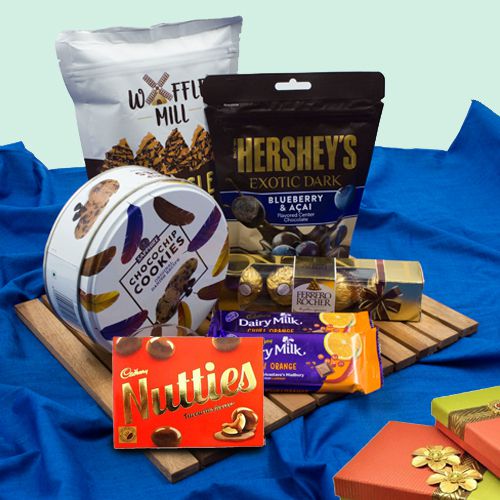 Stunning Choco Delight Gift Hamper Stunning Choco Delight Gift Hamper