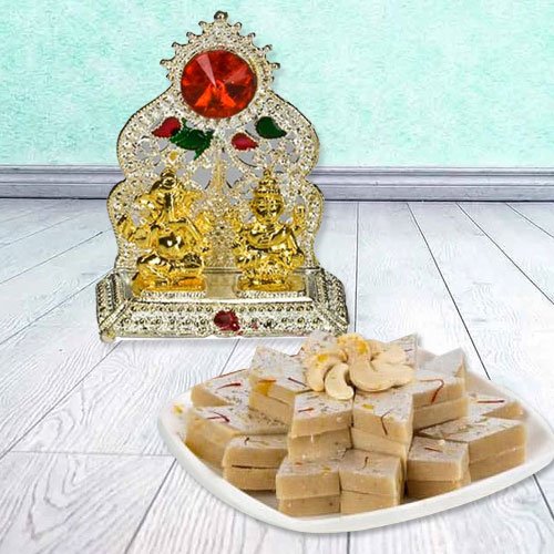 Ganesh Laxmi with Golden Finish N Haldirams Kaju Katli