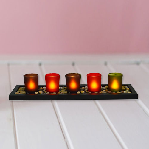 Visually Stimulating Christmas Candles with Festive Spirit Visually Stimulating Christmas Candles with Festive Spirit