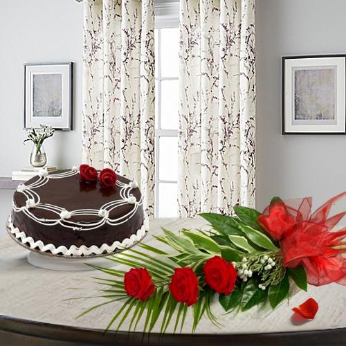 Red Rose Bouquet with Choco Cake Red Rose Bouquet with Choco Cake