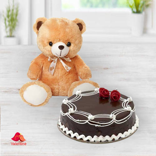 Yummy Chocolate Cake with Cute Teddy Yummy Chocolate Cake with Cute Teddy