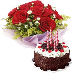 Red Roses Bunch with Black Forest Cake Red Roses Bunch with Black Forest Cake