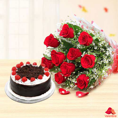 12 Red Rose Bunch with Black Forest Cake 12 Red Rose Bunch with Black Forest Cake