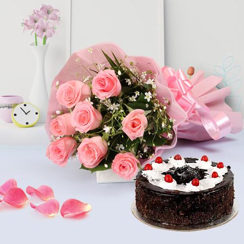 Finest Cake with Pink Roses Bouquet Finest Cake with Pink Roses Bouquet