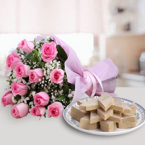 Delicious Kaju Kalti with Pink Roses Bunch Delicious Kaju Kalti with Pink Roses Bunch