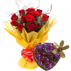 Stylish Bouquet of Red Roses with Handmade Love Chocolate Stylish Bouquet of Red Roses with Handmade Love Chocolate