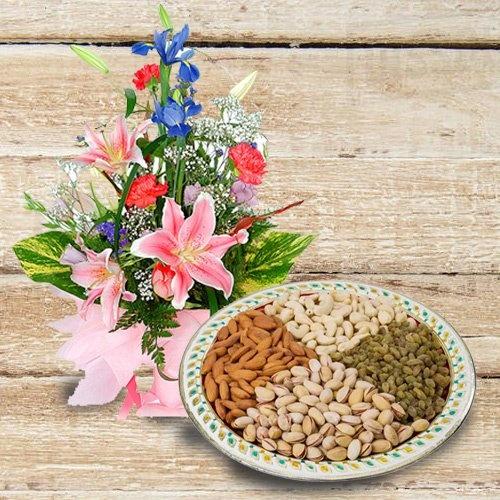 Yummy Dry Fruits with Flower Bouquet with Warm Love Yummy Dry Fruits with Flower Bouquet with Warm Love