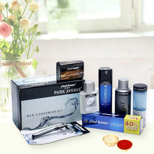 Exclusive gift pack from Park Avenue with free Roli Tilak and Chawal Exclusive gift pack from Park Avenue with free Roli Tilak and Chawal