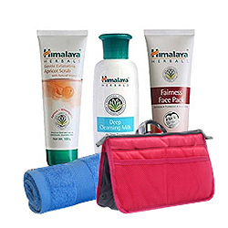 Stunning 3 in 1 Herbal Face Pack Hamper from Himalaya Stunning 3 in 1 Herbal Face Pack Hamper from Himalaya