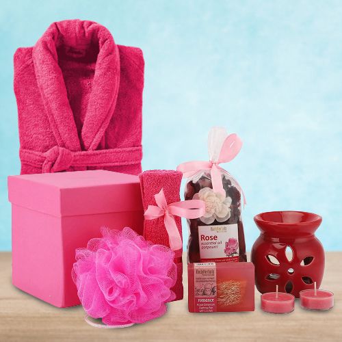Arresting Rose Soap Spa Gift Set with a Bathrobe Arresting Rose Soap Spa Gift Set with a Bathrobe