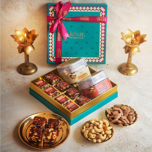 Crunchy Roasted Nuts with Dry Fruit Cakes Gift Box from Kesar Crunchy Roasted Nuts with Dry Fruit Cakes Gift Box from Kesar
