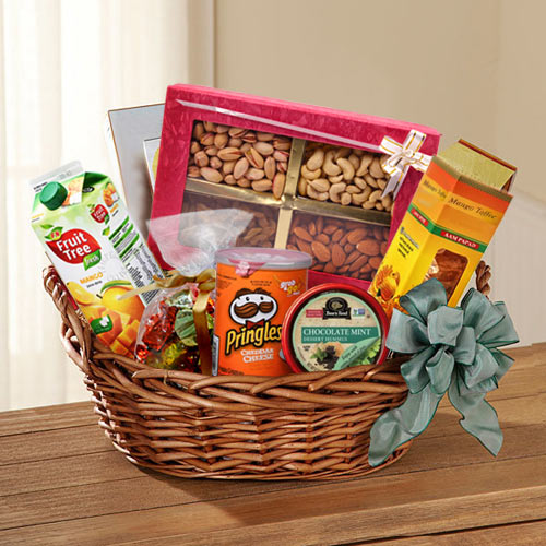 Crunchy Mixed Dry Fruits N Assortments Basket Crunchy Mixed Dry Fruits N Assortments Basket