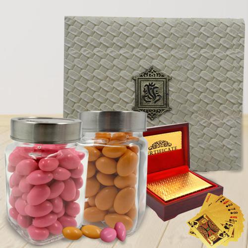 Perfect Gift of Dual Flavored Almonds Box with Playing Cards Perfect Gift of Dual Flavored Almonds Box with Playing Cards