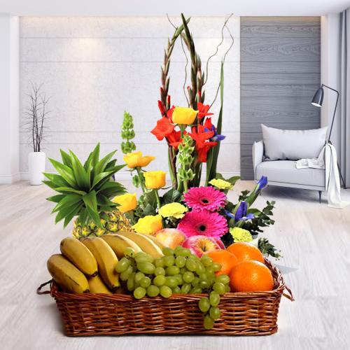 Delectable Fresh Fruits Basket with Flowers Delectable Fresh Fruits Basket with Flowers