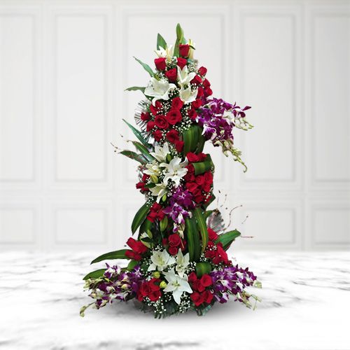 Alluring Mixed Flowers Arrangement