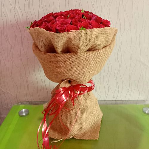 Elegant Jute Wrapped Roses Bouquet
