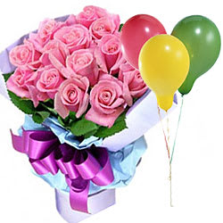 Pretty Combo of Pink Roses with Balloons Pretty Combo of Pink Roses with Balloons