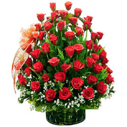 Dazzling Dreamland Premium Red Roses in a Basket<br> Dazzling Dreamland Premium Red Roses in a Basket<br>