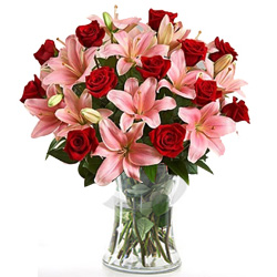 Brilliant Arrangement of Flowers in Glass Vase Brilliant Arrangement of Flowers in Glass Vase
