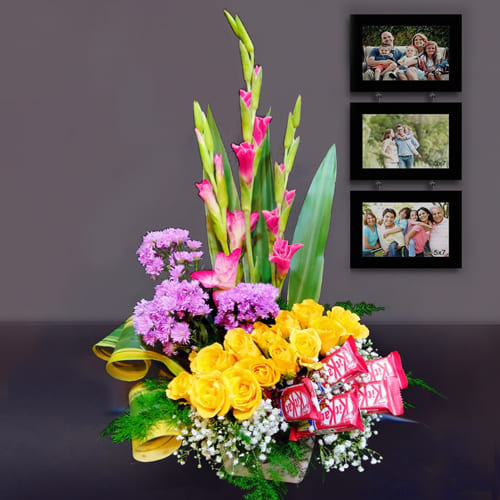 Impressive Mixed Flowers Arrangement with Chocolates Impressive Mixed Flowers Arrangement with Chocolates