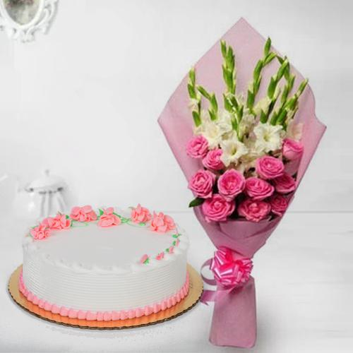 Lovely Roses n Gladiolus Bouquet with Strawberry Cake Lovely Roses n Gladiolus Bouquet with Strawberry Cake