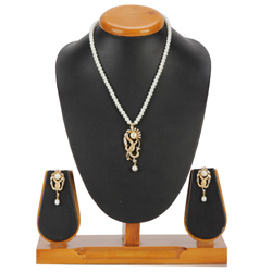 Charming Stone Pearl Set for Modern Woman Charming Stone Pearl Set for Modern Woman