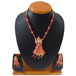 Attractive Ladies Special Necklace Set Attractive Ladies Special Necklace Set