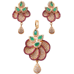 Fascinating Wedding Special Necklace Set Fascinating Wedding Special Necklace Set