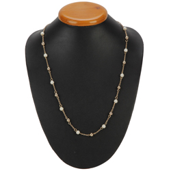 Marvelous Pearl and Gold Plated Necklace from Avon Marvelous Pearl and Gold Plated Necklace from Avon