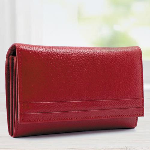 Exclusive Red Color Leather Handbag for Women Exclusive Red Color Leather Handbag for Women