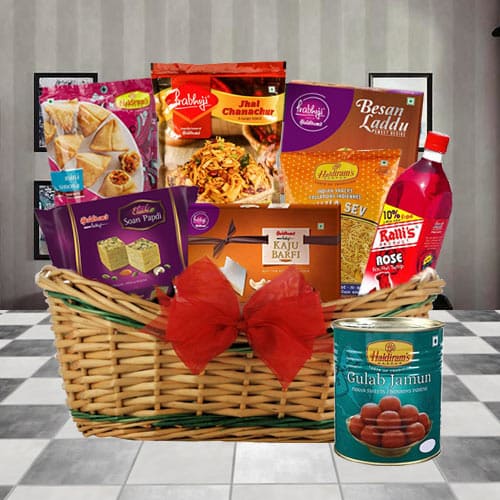 Enticing Snacks Gift Basket Enticing Snacks Gift Basket