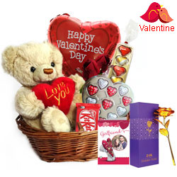 Cute Teddy Surprise with Heart Shape Chocolate for Valentines Day<br> Cute Teddy Surprise with Heart Shape Chocolate for Valentines Day<br>