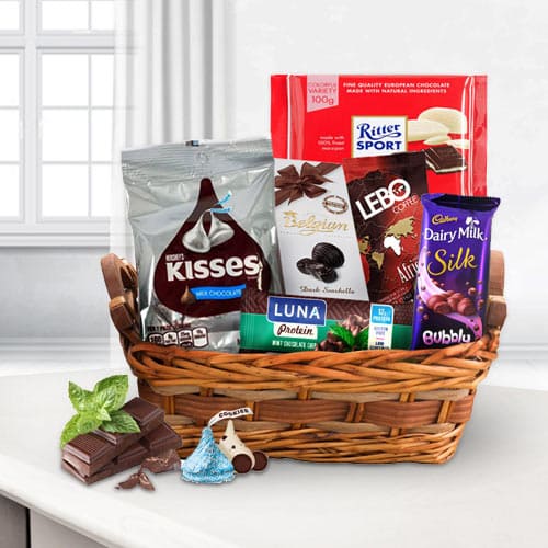 Delicious Chocolate Gift Basket Delicious Chocolate Gift Basket