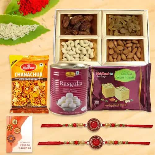 Arresting Hamper of Rakhi Celebrations