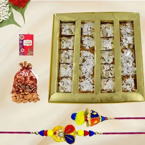 Lovely Sweets with Bhaiya Bhabhi Rakhi Lovely Sweets with Bhaiya Bhabhi Rakhi