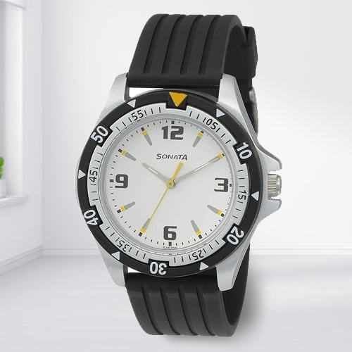 Stunning Sonata Super Fibre Analog Mens Watch Stunning Sonata Super Fibre Analog Mens Watch