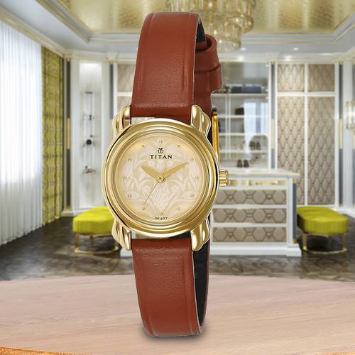 Wonderful Titan Analog Womens Watch Wonderful Titan Analog Womens Watch